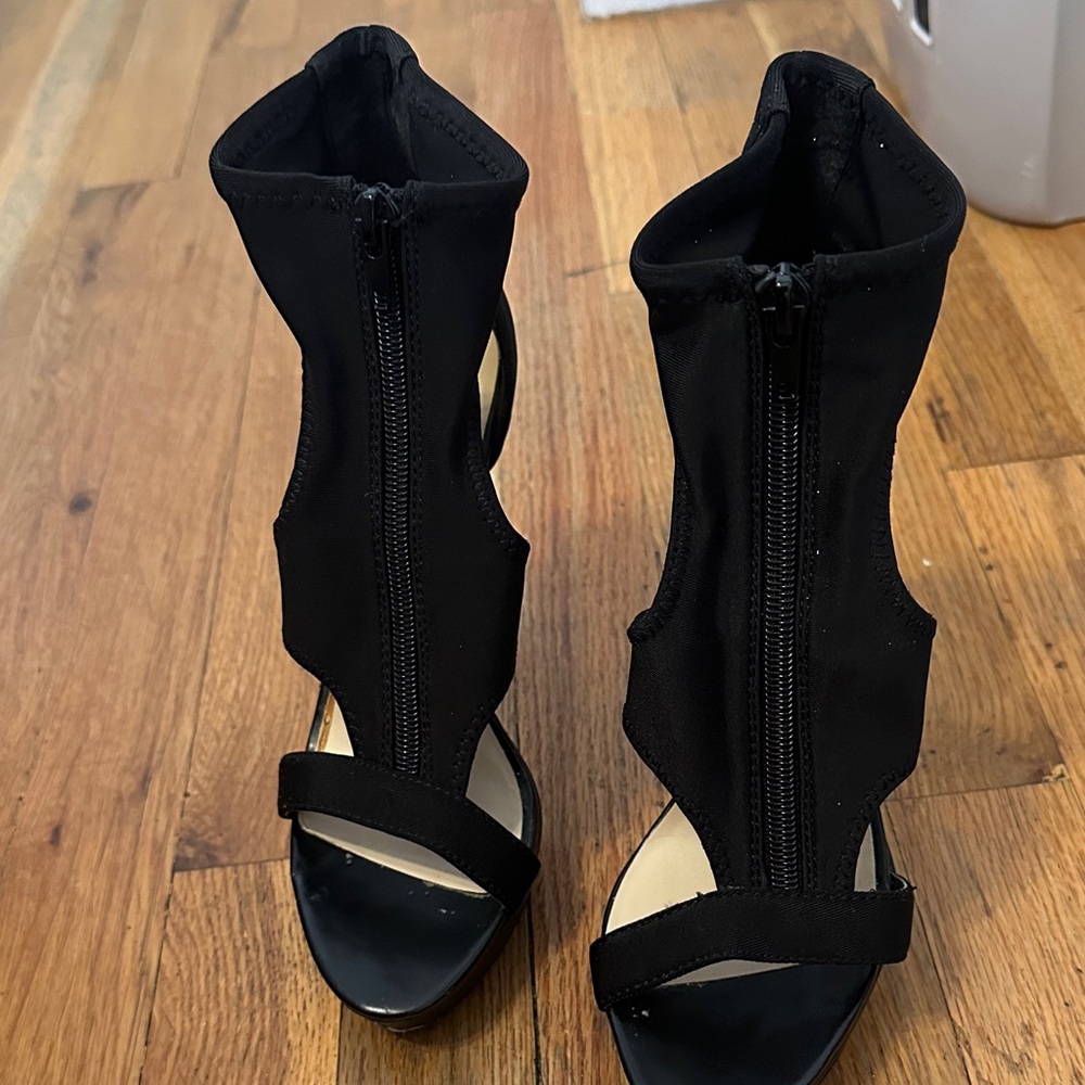 Shoe Dazzle Black Heels with Zipper in front - Size 6